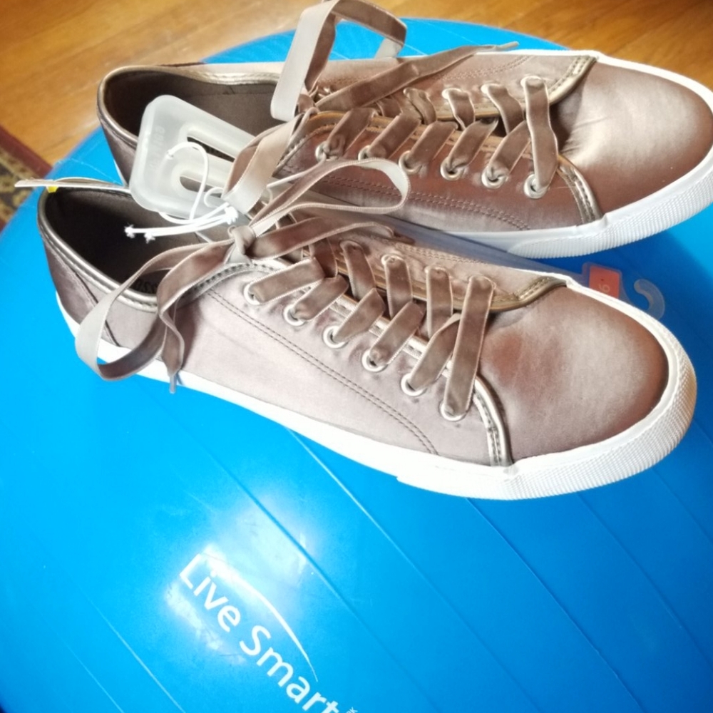 Mossimo Jena Pewter 9 Satin Look Sneaker